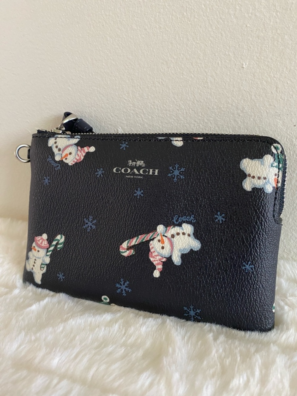 Coach Boxed Corner Zip Wristlet In Signature Canvas With Snowman Print - Picture 3 of 14